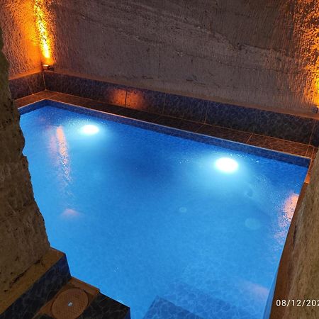 My Cave Suites نفسهير المظهر الخارجي الصورة