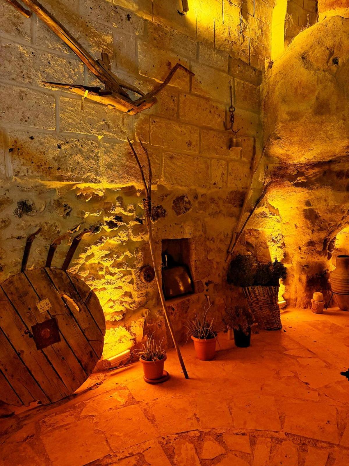 My Cave Suites نفسهير المظهر الخارجي الصورة