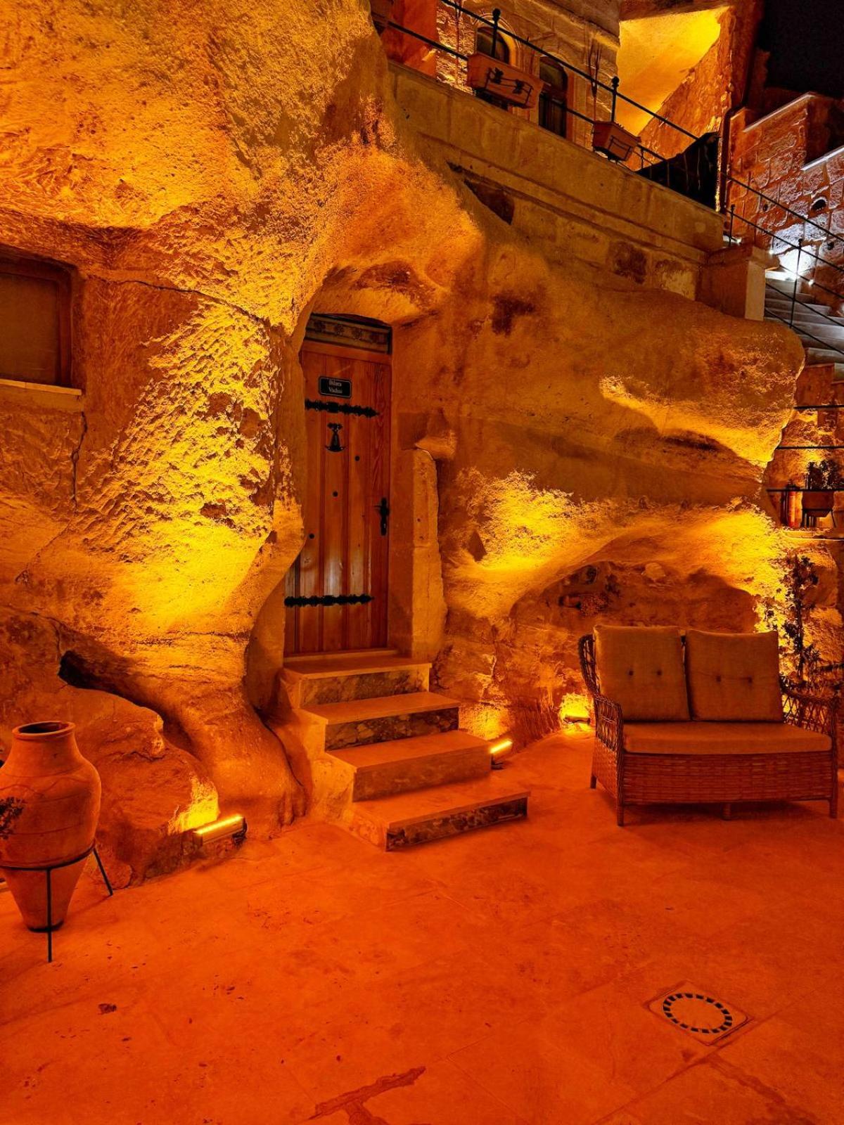 My Cave Suites نفسهير المظهر الخارجي الصورة